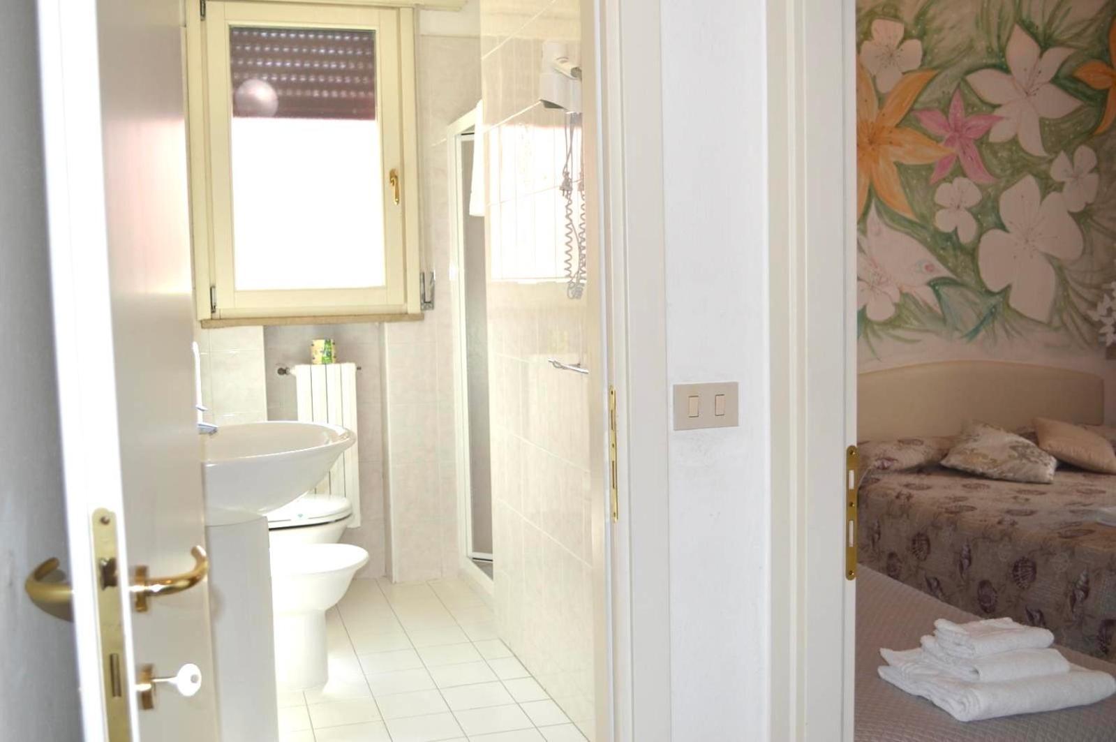Hotel Julia Llido Degli Estensi Quarto foto