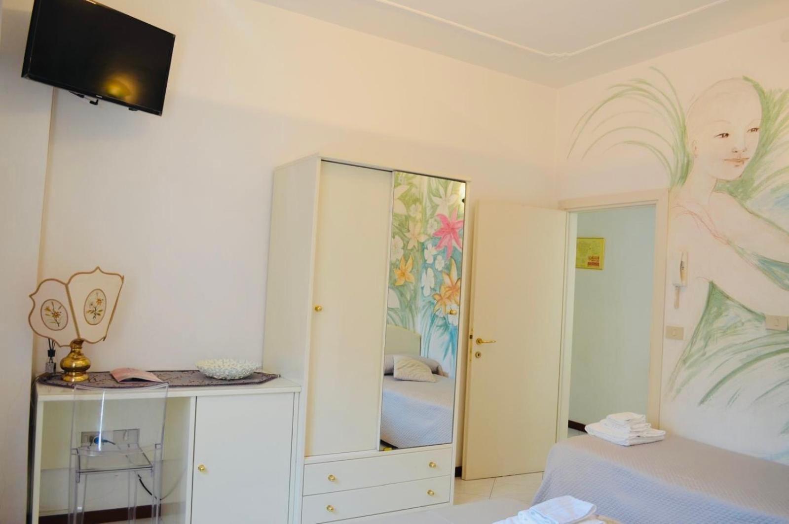 Hotel Julia Llido Degli Estensi Quarto foto